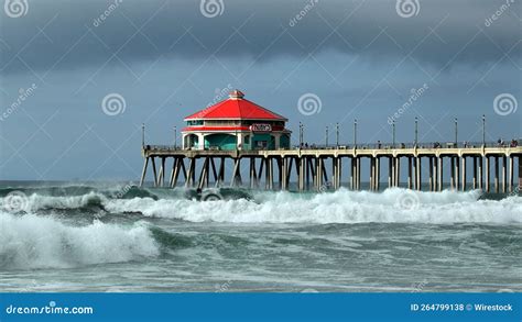 Pier Big Waves Huntington Stock Photo Image Of Paradise 264799138