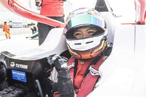 Bianca Bustamante Scores First Points In F4 Uae Championship