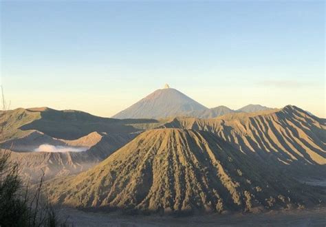 Gunung semeru merupakan gunung berapi kerucut tertinggi di pulau jawa. Jalur Pendakian Gunung Semeru Bakal Kembali Dibuka Januari ...