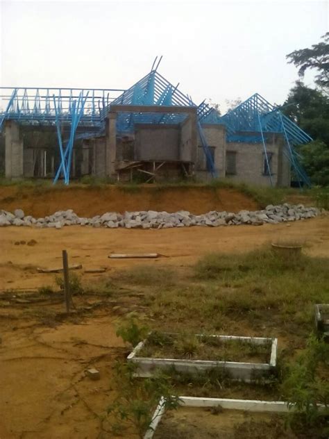 Besi yang digunakan dalam pembangunan rumah umumnya disebut dengan besi rangka atau besi beton. Renovation dan Ubahsuai Rumah Kekuda Besi Rangka Atap ...