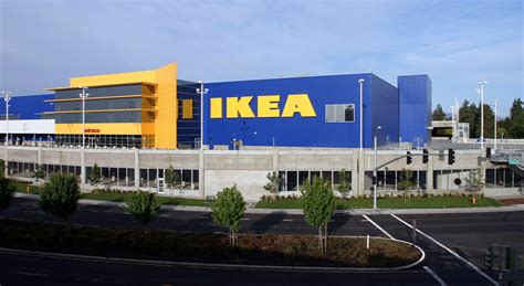 The neighbourhood has now undergone an urban renewal and is bustling. Ware Malcomb : IKEA