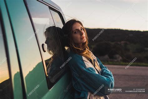 Pretty Woman Leaning On Car — Beauty Travel Stock Photo 222628048
