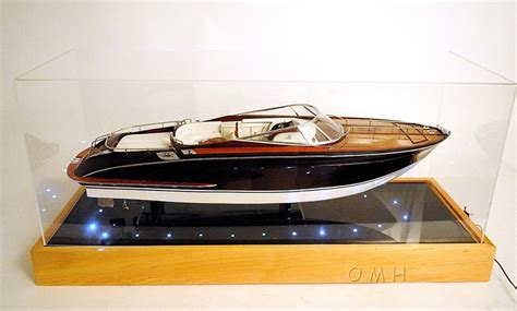 Lighted Model Runabout Speed Boat Wood Display Case 39 Ebay