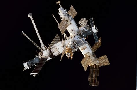 Mir Space Station Viewed From Endeavour During Sts 89 Nasa Free