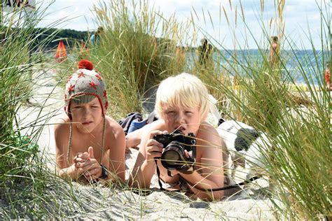 Fkk Teenager Und Milfs Nackt Am Strand Spycam Voyeur Xvideos Com My