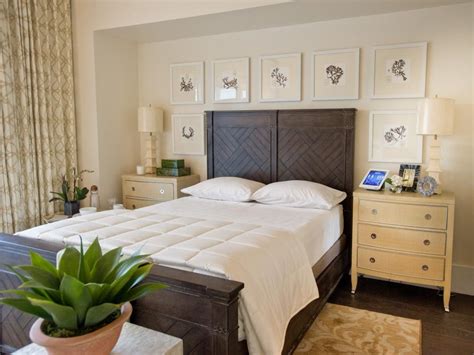 In this traditional master bedroom the colors add cheerful, fresh yet welcoming and warm atmosphere. Master Bedroom Color Combinations: Pictures, Options ...
