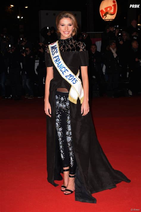 Camille Cerf Miss France 2015 Sexy Sur Le Tapis Rouge Des Nma 2014 Le 13 Décembre à Cannes