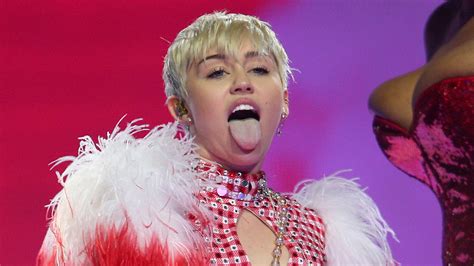 Miley Cyrus Tongue Porno Telegraph