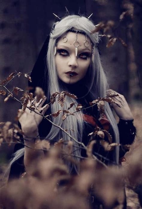 Autumn Goth Beauty Girl Makeup Outdoors Nature Autumn Halloween Gothic In 2019 Dark Beauty