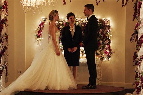 Arrow Olicity Wedding Revealed In Broken Hearts Synopsis