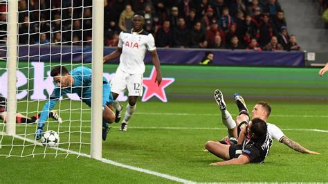 La double parade d'hugo lloris ! VIDEO - Hugo Lloris a réalisé l'arrêt de l'année face à ...