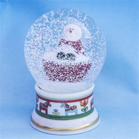 Wholesale Oem Resin Water Globe Custom Souvenir Snow Globe For Home