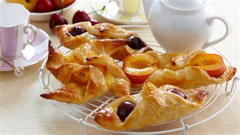 Boxes (6 total) including recipe sheets for delicious dessert ideas. Easy Danish pastries - 9Kitchen