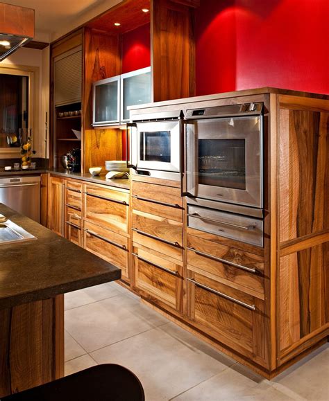 Maybe you would like to learn more about one of these? Cuisine Bois Noyer Moderne Sur Mesure - Cuisines PEZ