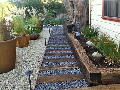 34 Awesome River Rock Landscaping Ideas Magzhouse