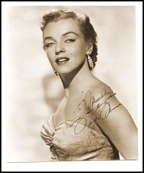 √ Marilyn Monroe Autograph