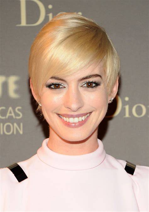 The First Pictures Of Anne Hathaways New Blond Hair All Glammed Up Are