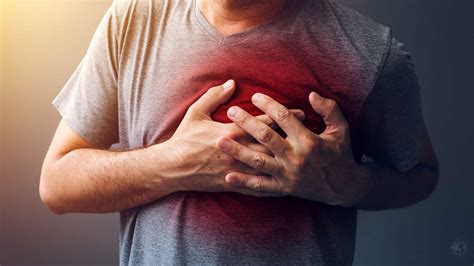 12 Signs Your Chest Pain May Reveal Something More Serious