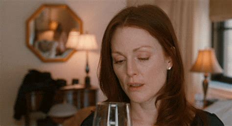 Julianne Moore Find Share On Giphy