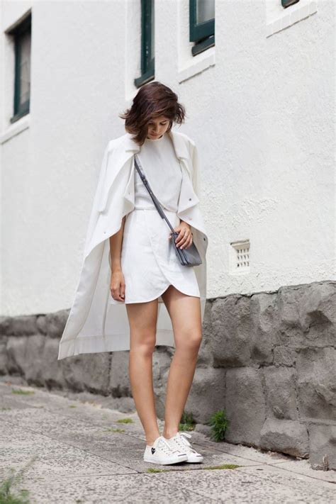 Minimalist Look With Neutral Outfits