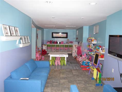 See how you can make a playroom cosy and fun. The Ultimate Basement Playroom : NICOLE COHEN