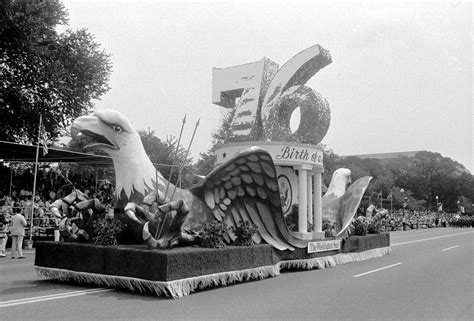 26 photographs of the america s 1976 bicentennial celebration