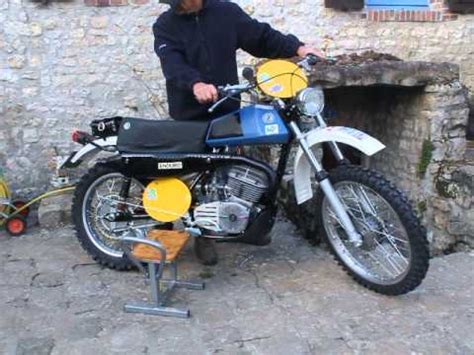 Kryt je původní i barva.není nikde pokřivený. Démarrage 250 Cz Enduro Type 988 1973 - YouTube