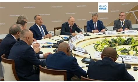 القمة الروسية الإفريقية فلاديمير بوتين يعد بشحن الحبوب مجانا لفائدة ست