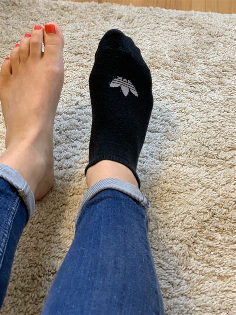 my bare feet 🦶🏼 fun with feet