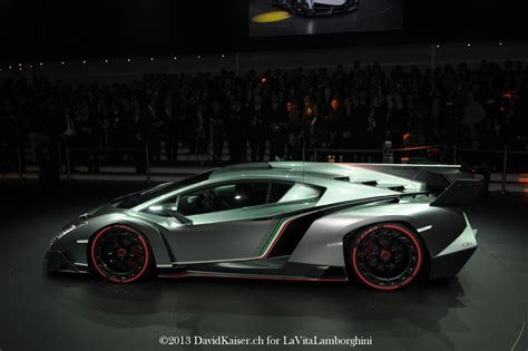 La Noche De Preestreno Del Lamborghini Veneno Auto Blog