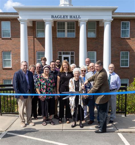 Residence Hall Named In Honor Of Dr And Mrs Bob Bagley Shorter
