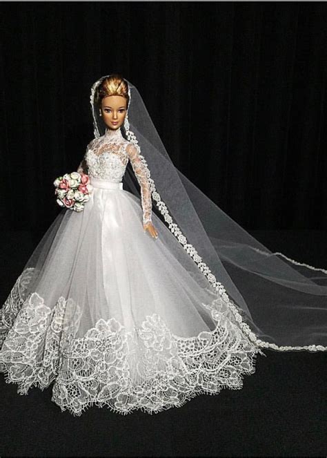 Pin By Helena Paulic On Fashion Dolls Barbie Wedding Dress Doll Wedding Dress Barbie Bridal