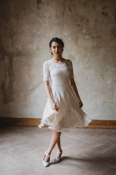 Der ultimative guide für eure hochzeitskleider. Brautkleid "Gänseblümchen" kurz und schlicht | Puffy ...