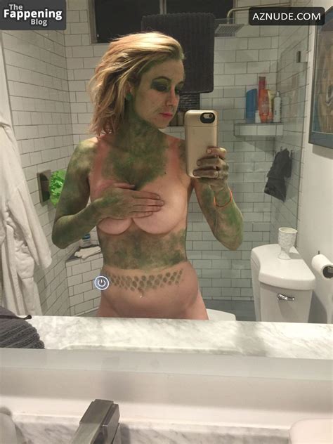 Iliza Shlesinger S Sexy Selfie Aznude