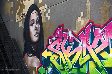 Graffitti Alley Taken On A Rainy Day In Toronto Helen Briggs