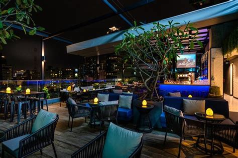 Rise Rooftop Bar Bangkok Khlong Toei Restaurant Reviews Photos And Phone Number Tripadvisor
