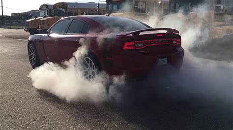2013 Dodge Charger Rt Quick Burnout Youtube
