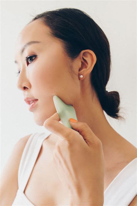 The Nonsurgical Face Lift Your Guide To Gua Sha