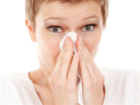In its early stages, lung cancer doesn't typically have symptoms you can see or feel. 9 Early Signs Of Lung Cancer You Must Become Aware Of ...