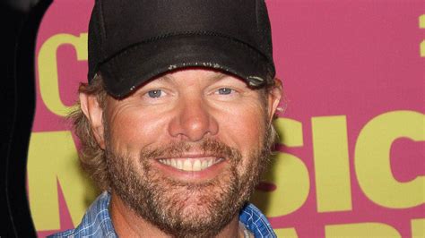 toby keith reveals stomach cancer diagnosis chemotherapy treatments