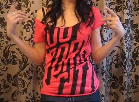 19 diy clothes organization projects ideas. Very cool DIY off the shoulder shirt. | Upcycle clothes, T shirt diy, Diy fashion