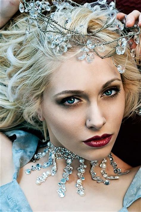 Fantasy and tasty makeup idea with bees. 15+ Winter Themed Fantasy Makeup Looks & Ideas 2016 ...