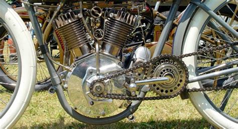 This is the best motorcycle oil for guaranteed engine refinement, as it makes shifting gears smoother and has also been certified by the american petroleum institute for its smooth operation and purity. Engine Oil For Antique Motorcycles. Spectro Oils Answer ...