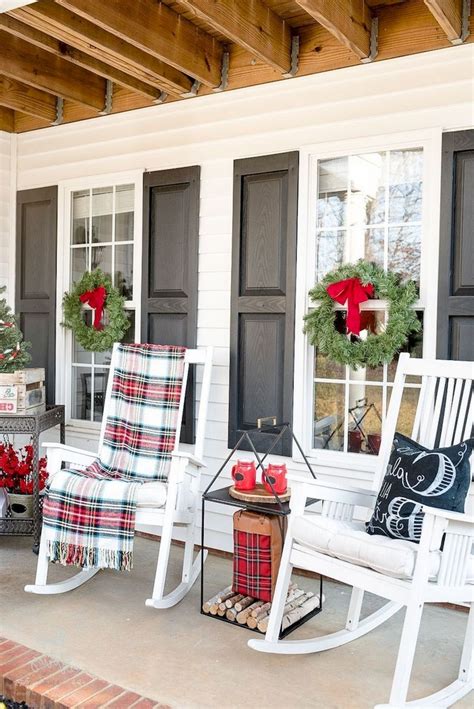 15 Amazing Farmhouse Front Porch Decorating Ideas