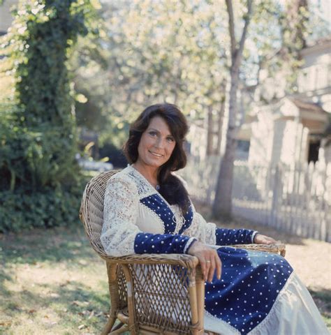 In Profile Country Singer Loretta Lynn Photos And Images Getty Images