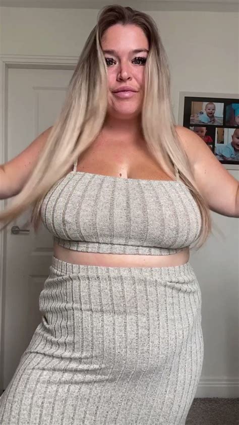 Sophiebustybbw On Twitter Going Out With My Girlfriends For Dinner What Do You Think Of My