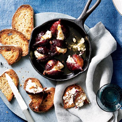 Roasted Figs With Goat Cheese Honey And Pepper Recipe Myrecipes