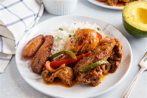 sabrosa pollo estofado dominicano pollo guisado el pollo guisado o pollo guisado es un