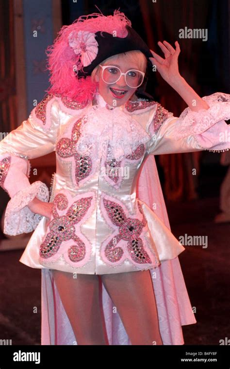 Su Pollard Actress In The Bristol Hippodrome Panto 1990 Mirrorpix Stock
