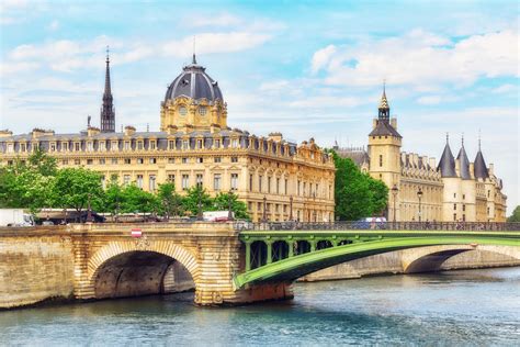 Διάβασε τώρα όλα τα τελευταία νέα από την ελλάδα και τον κόσμο και ενημερώσου άμεσα για τις πρόσφατες ειδήσεις και εξελίξεις! Κονσιερζερί (Conciergerie) - Παρίσι | TopTraveller